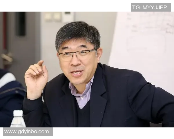 足球郑力的成长之路与未来展望探讨